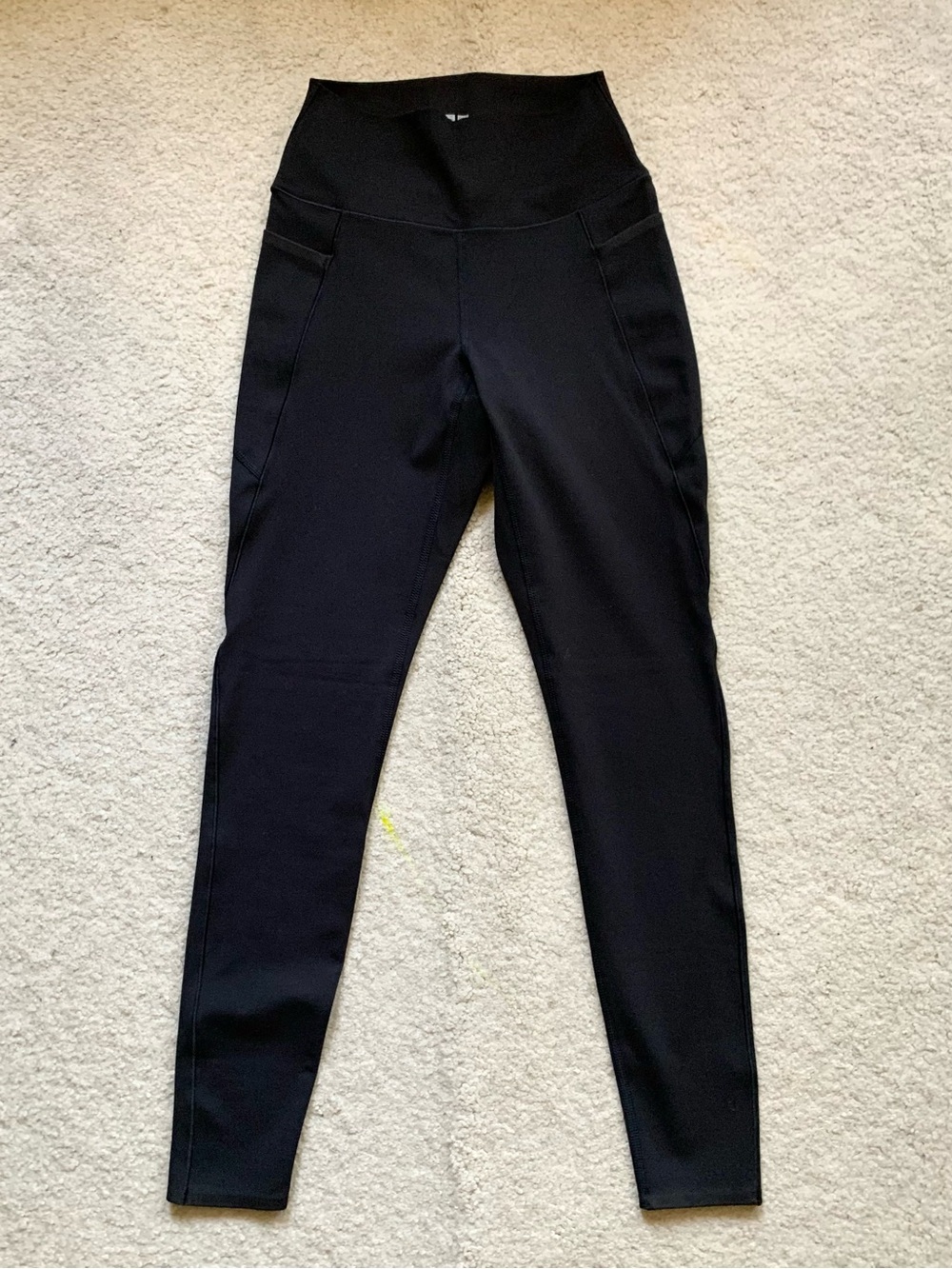 NWOT/Uniqlo Ultra Stretch Active Leggings w/Side Pocket, Size S,Length 25" Black